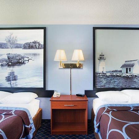 Super 8 By Wyndham Massena Ny Motel Екстериор снимка