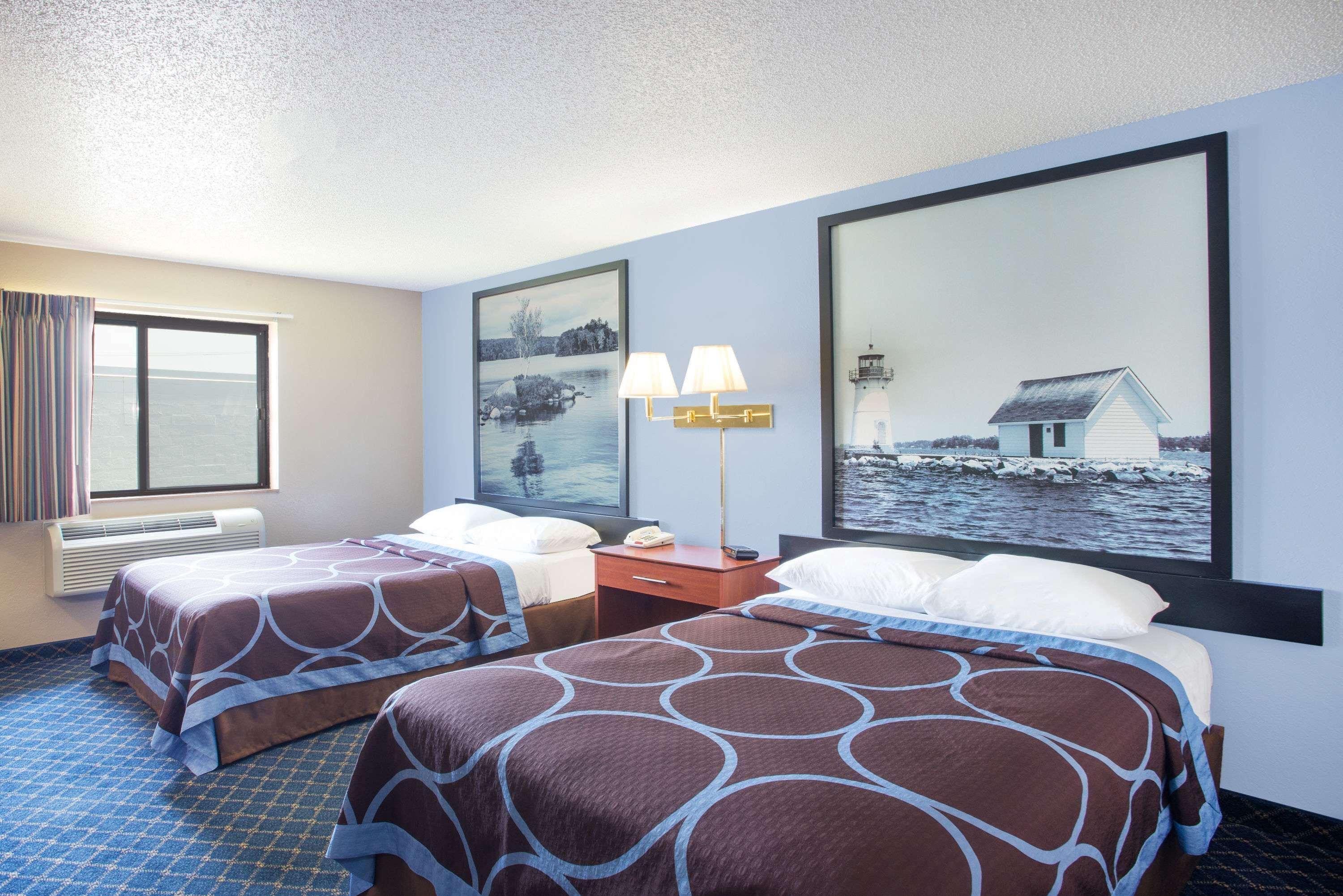Super 8 By Wyndham Massena Ny Motel Екстериор снимка
